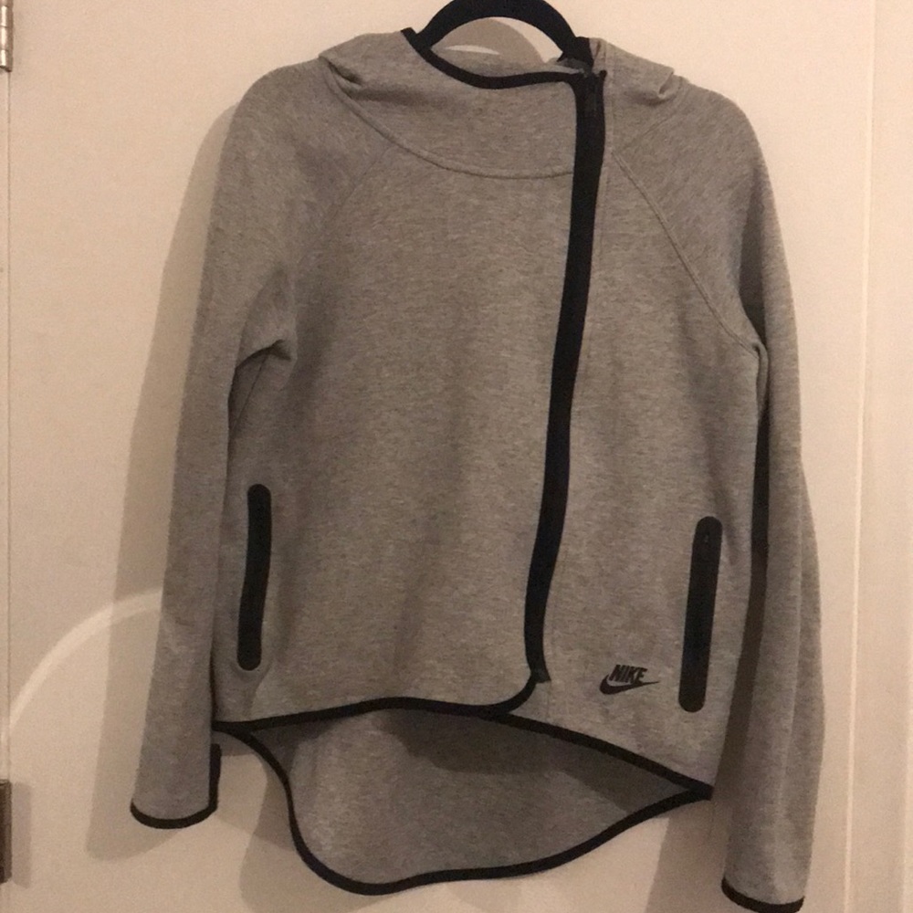 Nike Tech Fleece Cape in Heather Grey